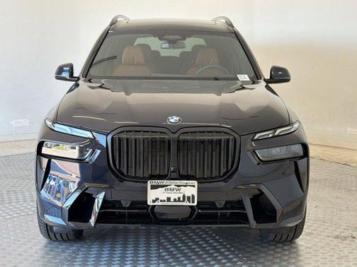 Carbon Black Metallic 2027 BMW X7 xDrive40i