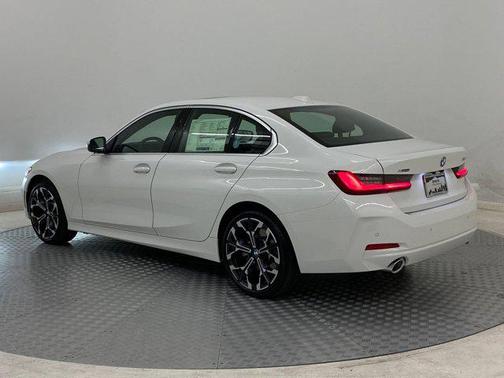 2025 BMW 330 i xDrive