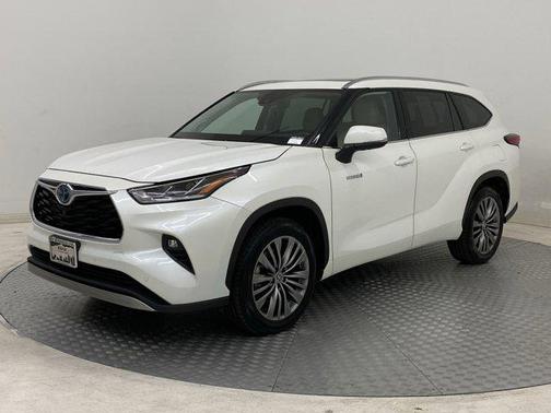 2021 Toyota Highlander Hybrid Platinum