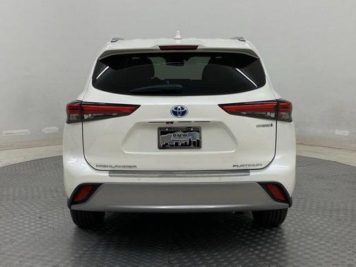 2021 Toyota Highlander Hybrid Platinum