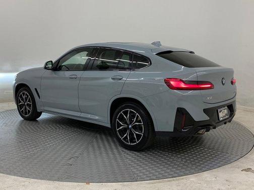 2025 BMW X4 xDrive30i