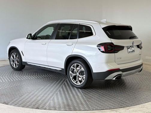 Mineral White Metallic 2023 BMW X3 xDrive30i