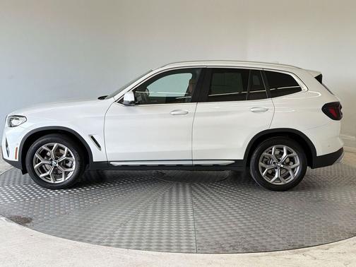 Mineral White Metallic 2023 BMW X3 xDrive30i