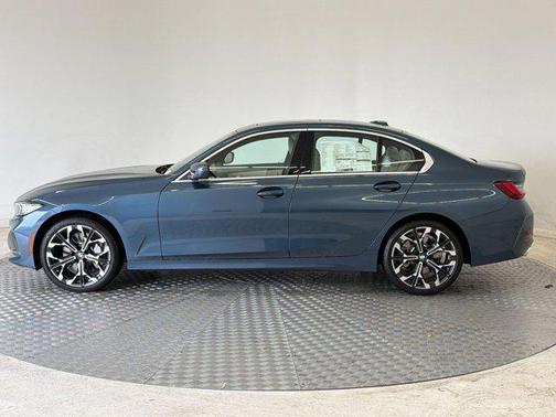 Arctic Race Blue Metallic 2026 BMW 330 xDrive
