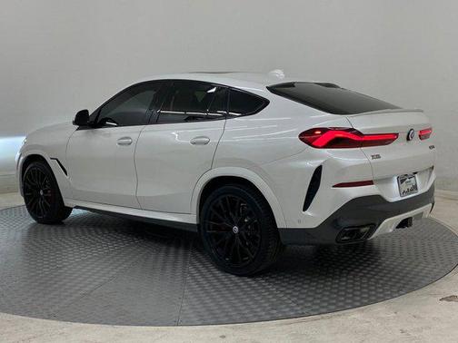 2023 BMW X6 M50i