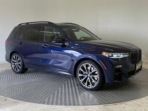 2022 BMW X7 M50i