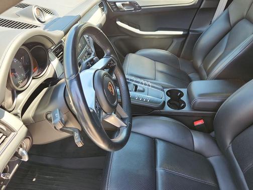 Rhodium Silver Metallic 2017 Porsche Macan Macan GTS