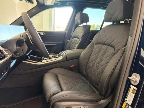 Tanzanite Blue II Metallic 2026 BMW X5 PHEV xDrive50e