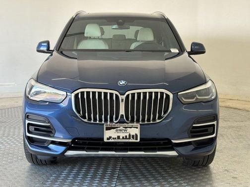 Phytonic Blue Metallic 2022 BMW X5 PHEV xDrive45e