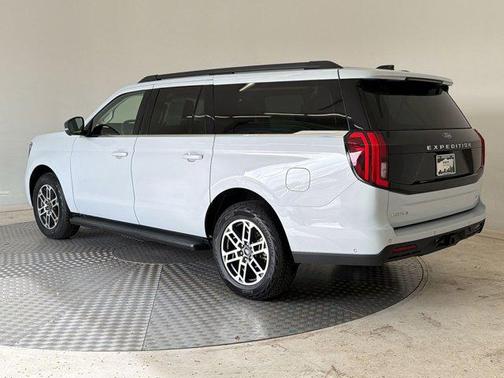 Space Silver Metallic 2025 Ford Expedition Max Active 4x4