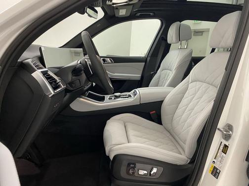 Mineral White Metallic 2026 BMW X5 PHEV xDrive50e