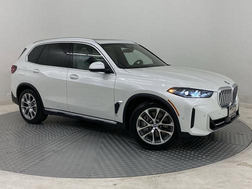 Mineral White Metallic 2026 BMW X5 PHEV xDrive50e