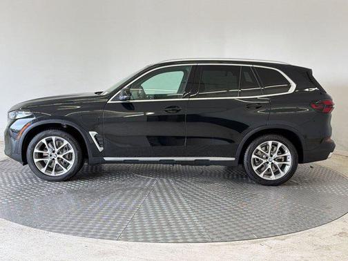Black Sapphire Metallic 2026 BMW X5 PHEV xDrive50e