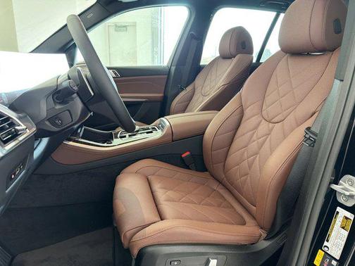 Black Sapphire Metallic 2026 BMW X5 PHEV xDrive50e