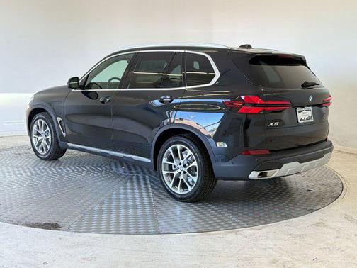 Black Sapphire Metallic 2026 BMW X5 PHEV xDrive50e