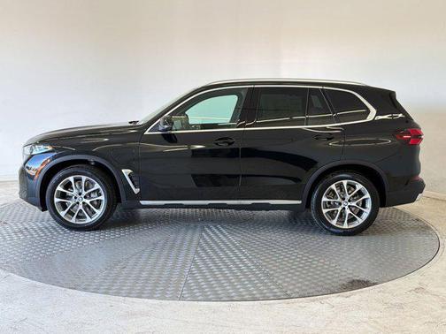 Black Sapphire Metallic 2026 BMW X5 PHEV xDrive50e
