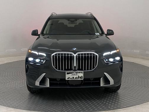 Dravit Grey Metallic 2026 BMW X7 xDrive40i