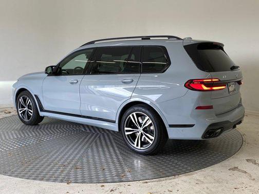 2026 BMW X7 M60i