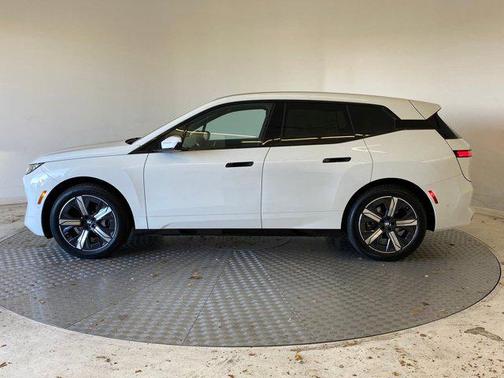2026 BMW iX xDrive45