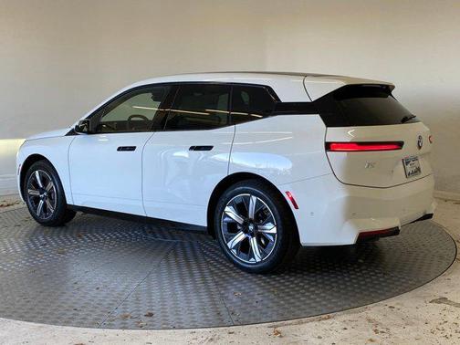 2026 BMW iX xDrive45
