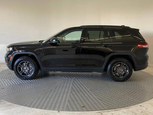 2024 Jeep Grand Cherokee 4xe Trailhawk