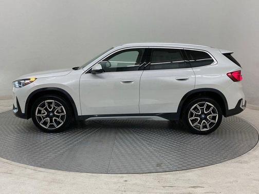 Mineral White Metallic 2025 BMW X1 xDrive28i
