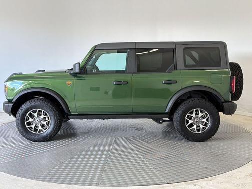 Eruption Green Metallic 2022 Ford Bronco Badlands