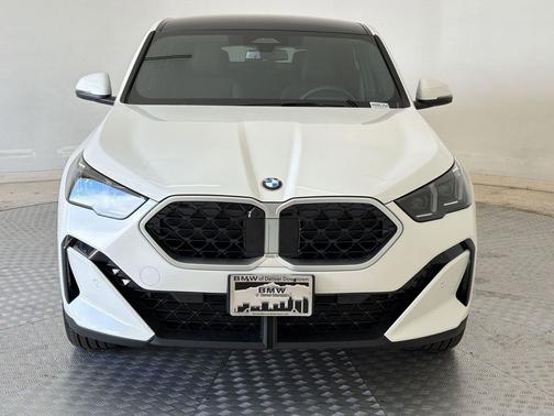 Alpine White 2026 BMW X2 xDrive28i