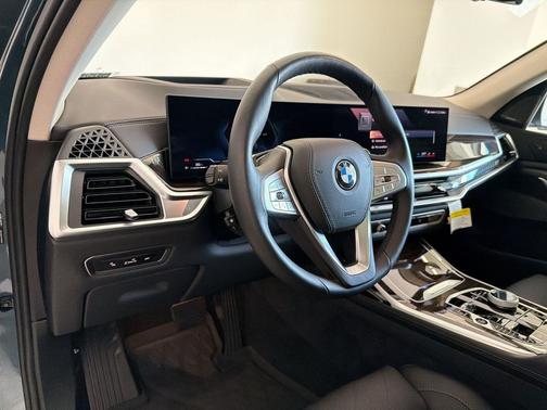 Blue Ridge Mountain Metallic 2026 BMW X7 xDrive40i