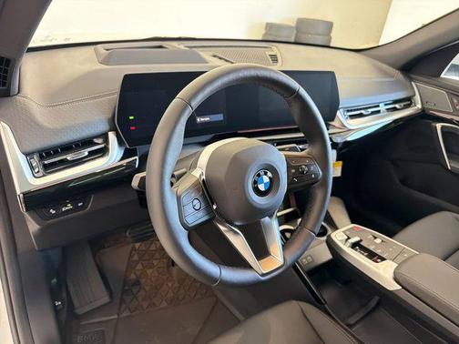 Mineral White Metallic 2026 BMW X2 xDrive28i