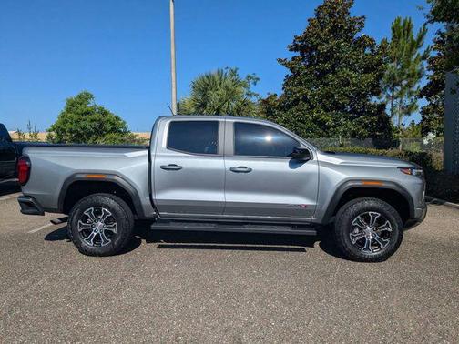 Sterling Metallic 2025 GMC Canyon AT4