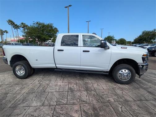 2025 RAM 3500 Tradesman Crew Cab 4x4 8' Box