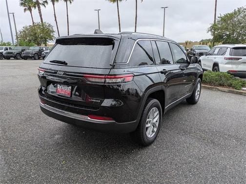 2023 Jeep Grand Cherokee Laredo