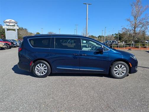 2018 Chrysler Pacifica Touring-L Plus