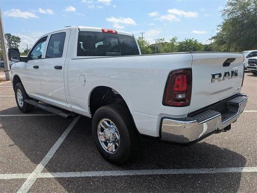 2025 RAM 2500 Tradesman Crew Cab 4x4 6'4' Box