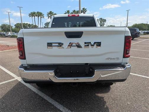 2025 RAM 2500 Tradesman Crew Cab 4x4 6'4' Box