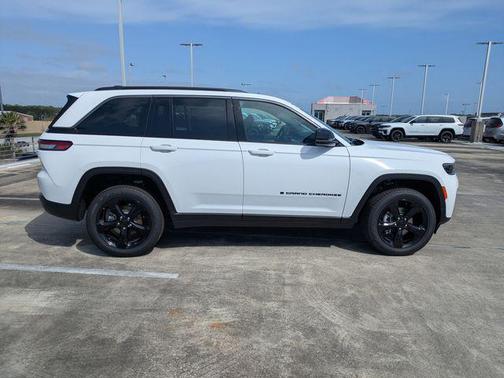 Bright White 2026 Jeep Grand Cherokee Limited