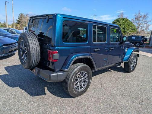 2025 Jeep Wrangler 4-Door Sahara 4x4