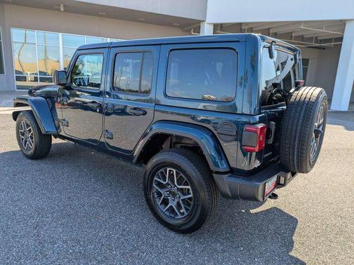 2025 Jeep Wrangler 4-Door Sahara 4x4