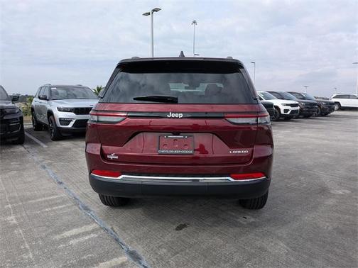 2025 Jeep Grand Cherokee Laredo