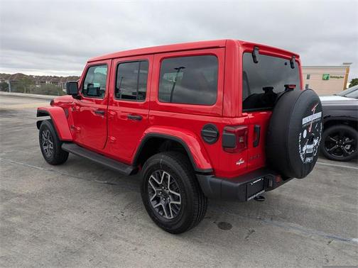 2026 Jeep Wrangler 4-Door Sahara 4x4