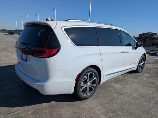 2026 Chrysler Pacifica L