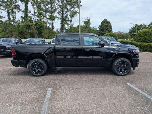 Diamond Black Crystal Pearlcoat 2026 RAM 1500 Big Horn/Lone Star