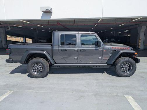 2026 Jeep Gladiator Mojave 4x4