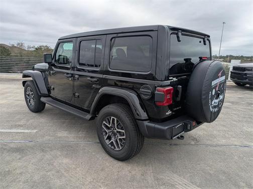 2026 Jeep Wrangler 4-Door Sahara 4x4