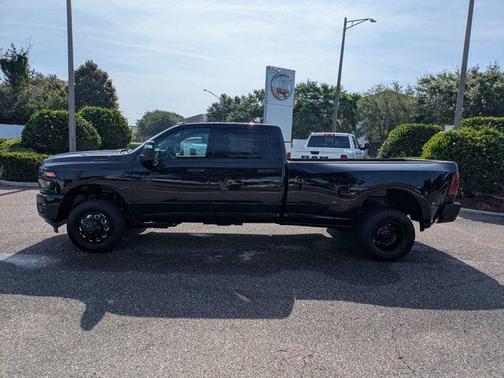 Diamond Black 2026 RAM 3500 Big Horn Crew Cab 4x4 8' Box