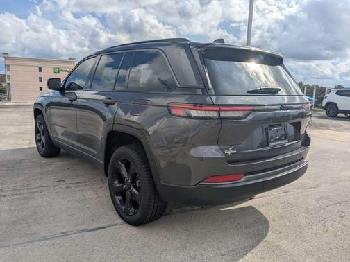 Baltic Gray Metallic Clearcoat 2026 Jeep Grand Cherokee Limited