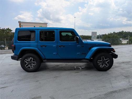 2025 Jeep Wrangler 4-Door Sahara 4x4