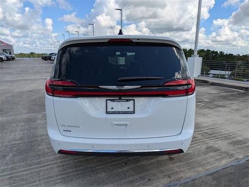 2026 Chrysler Pacifica L