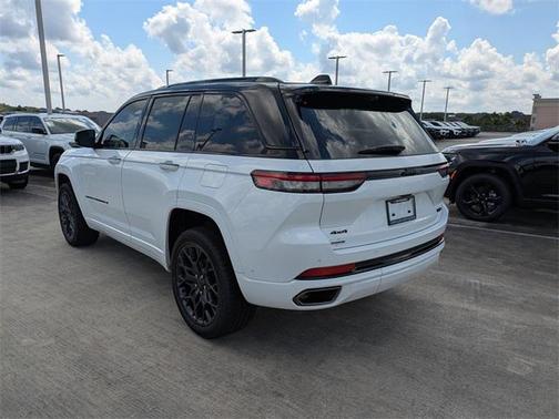 2025 Jeep Grand Cherokee Summit